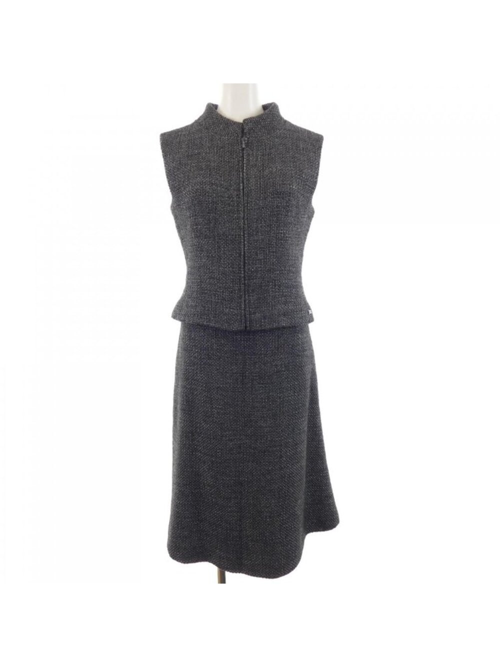 Chanel Vintage 00A Suit Gray